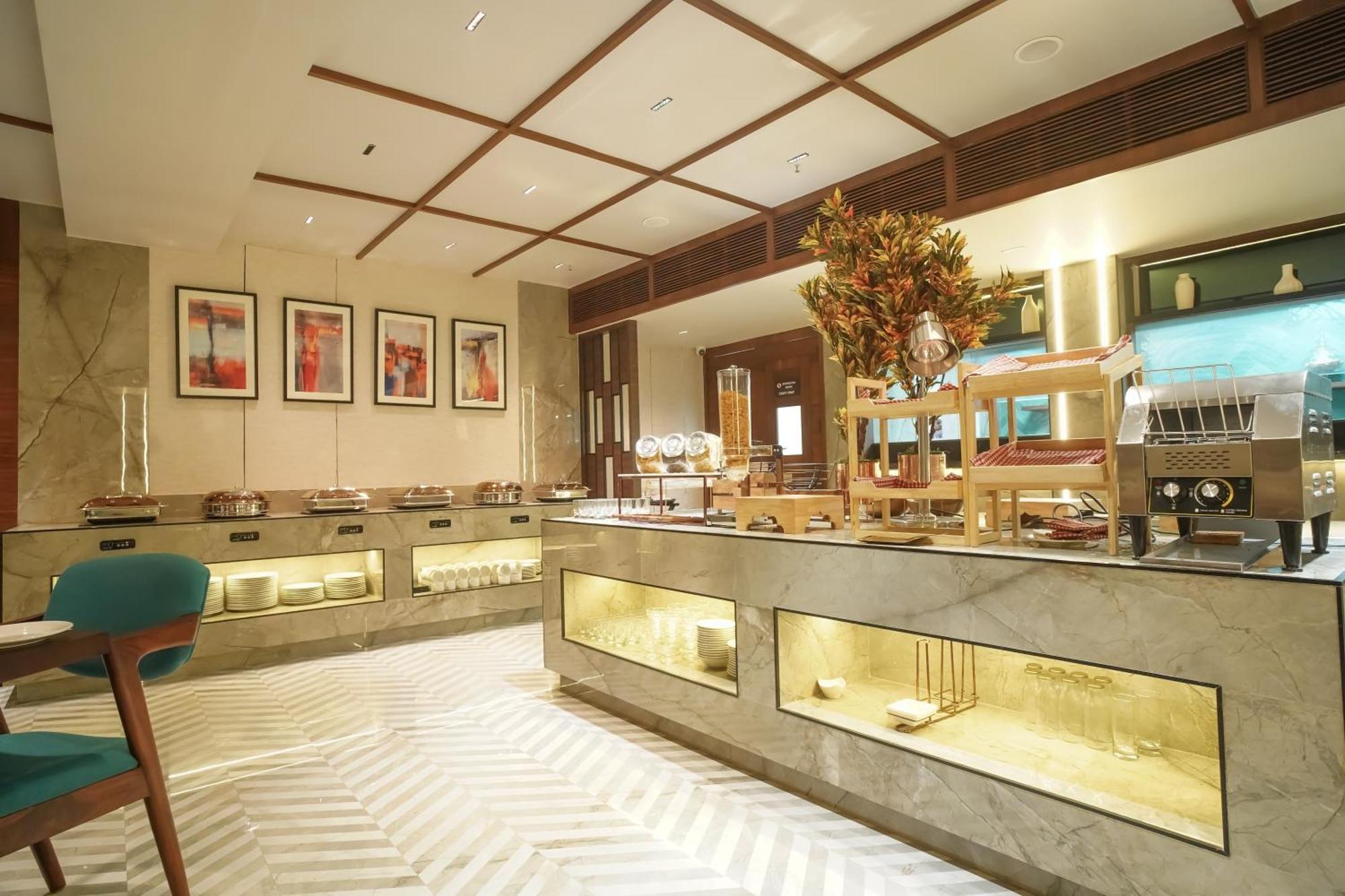 Ishaan Sarovar Portico 德奥加尔 外观 照片
