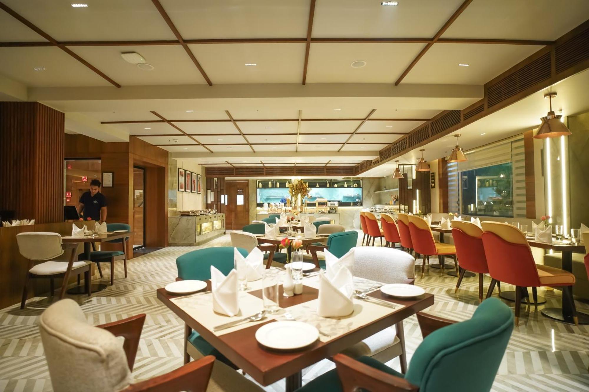 Ishaan Sarovar Portico 德奥加尔 外观 照片