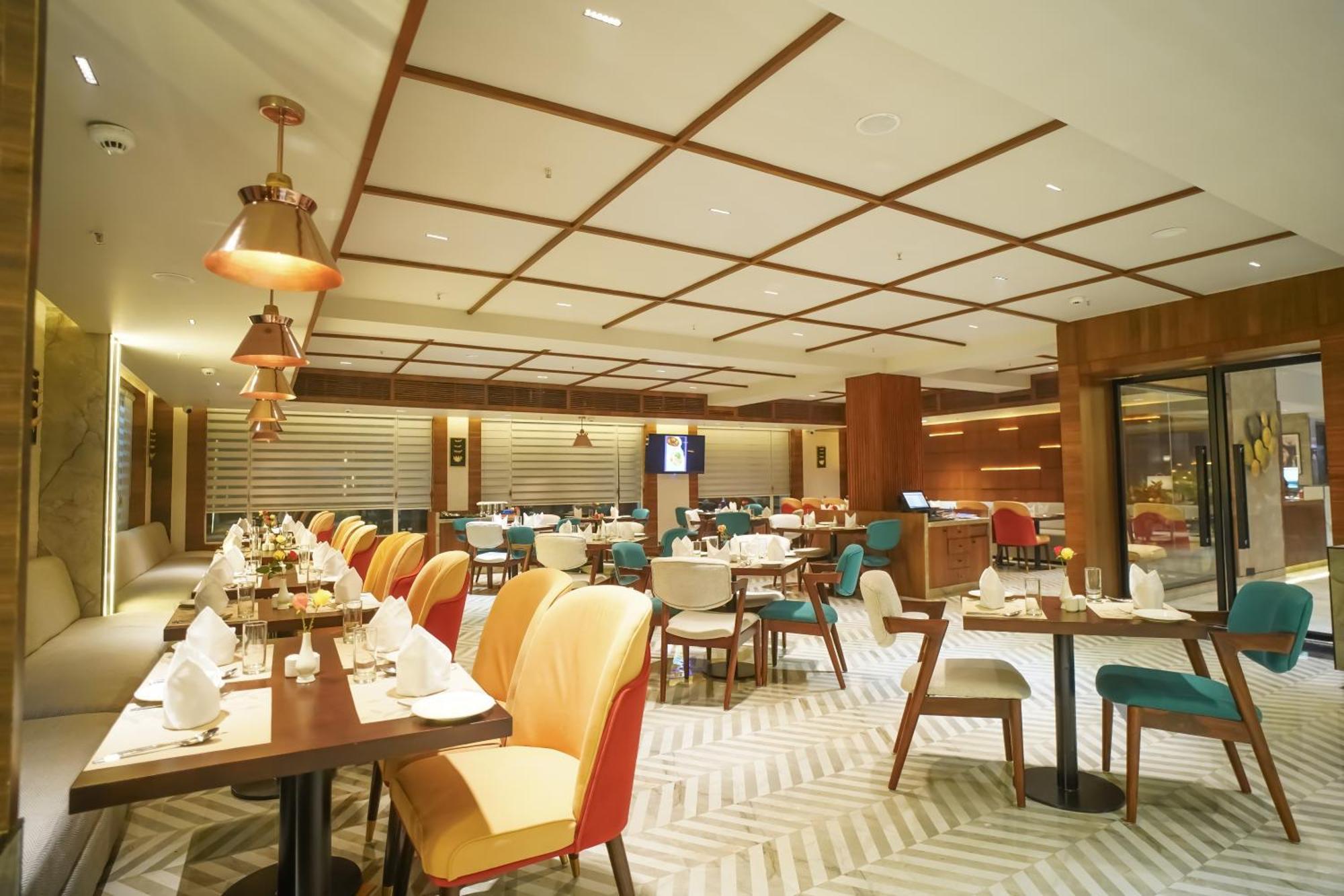 Ishaan Sarovar Portico 德奥加尔 外观 照片