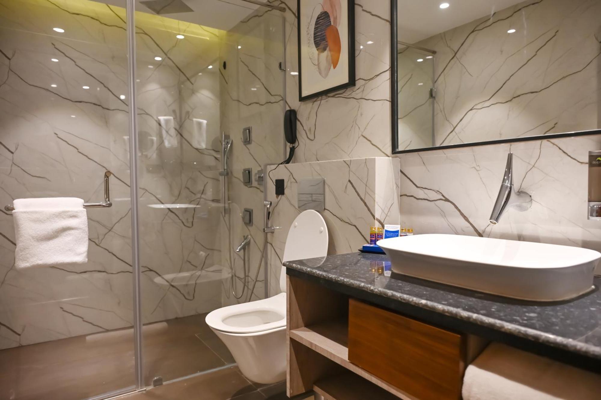 Ishaan Sarovar Portico 德奥加尔 外观 照片