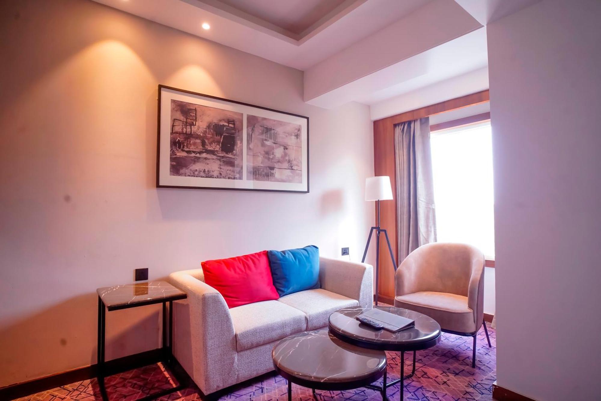 Ishaan Sarovar Portico 德奥加尔 外观 照片