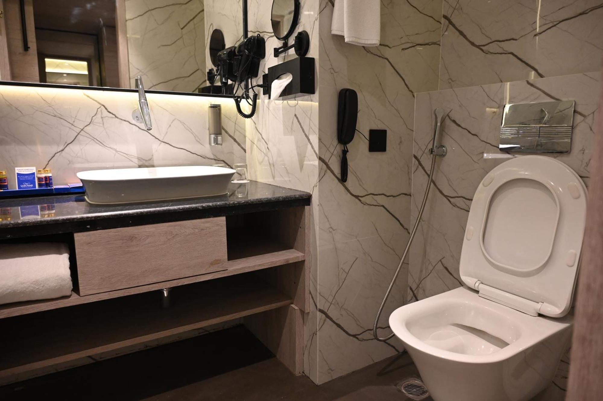 Ishaan Sarovar Portico 德奥加尔 外观 照片